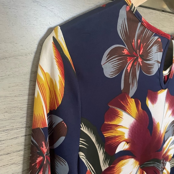 Jennie & Marliss Tropical Top - Picture 12 of 15